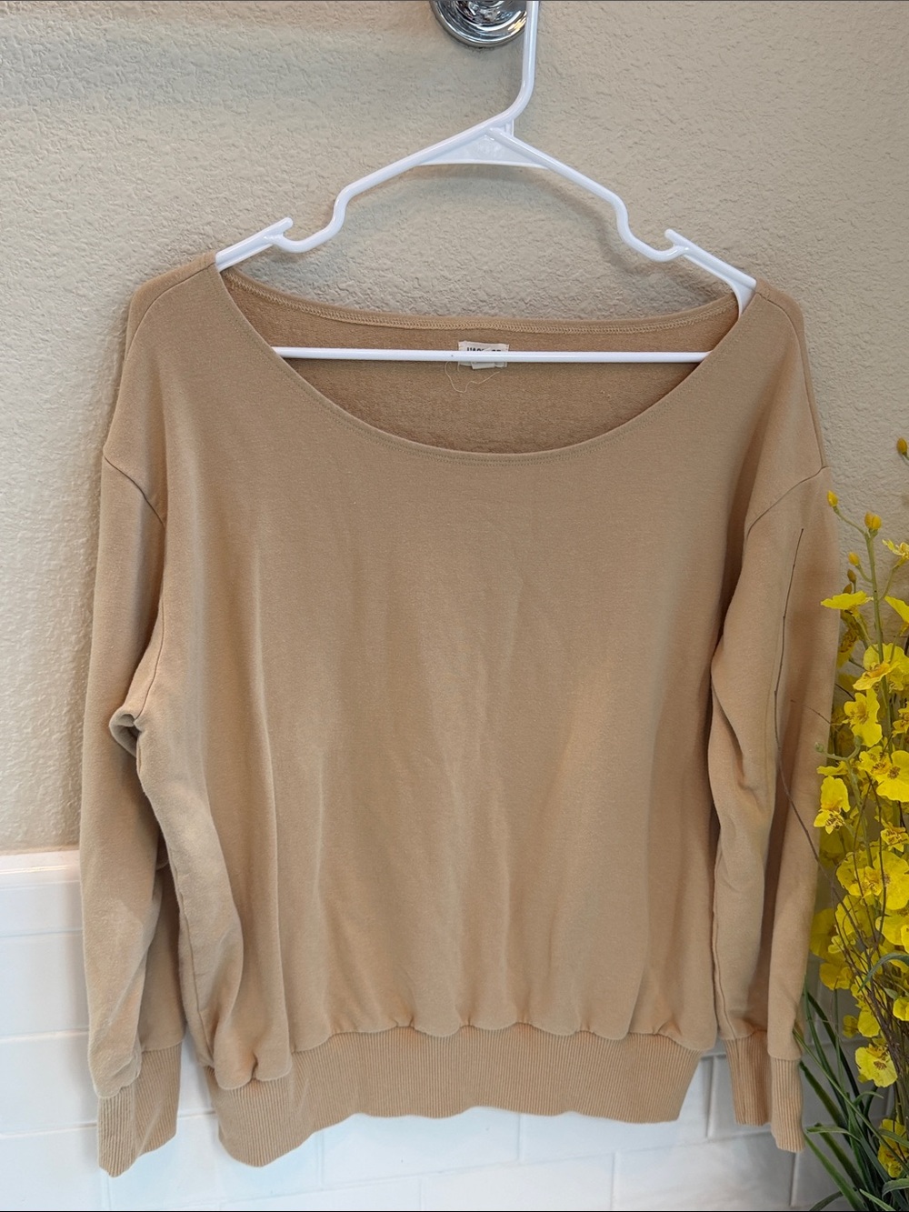 L’AGENCE Tan sweatshirt off shoulder . Excellent cond. sign Large. Made in USA